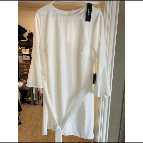 Lulus Dresses & Skirts - Lulu’s white bell sleeve dress XL